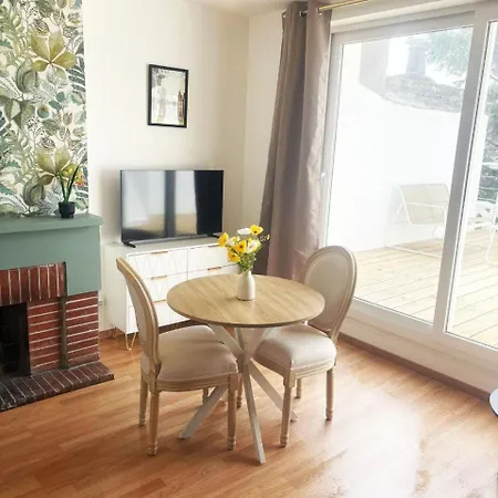 Apartment 35 M2 30 M2 De Terrasse Acces Jardin *