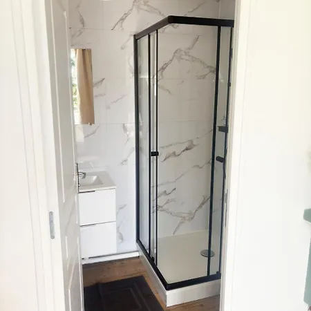 Appartement 35 M2 30 M2 De Terrasse Accès Jardin *