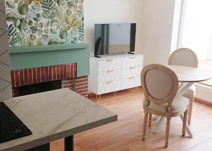 Appartement 35 m2 charmant plus 30 M2 de terrasse Accès jardin SPA