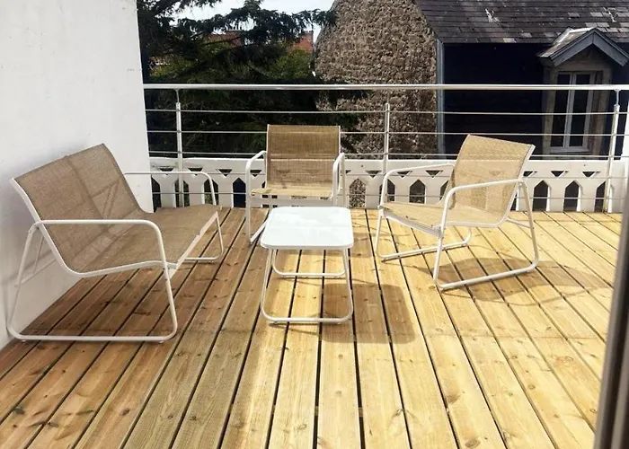 35 m2 charmant plus 30 M2 de terrasse Accès jardin SPA
