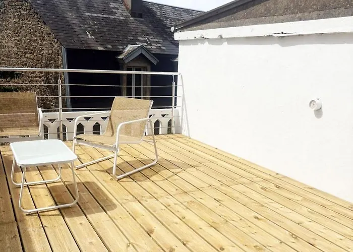 35 m2 charmant plus 30 M2 de terrasse Accès jardin SPA *