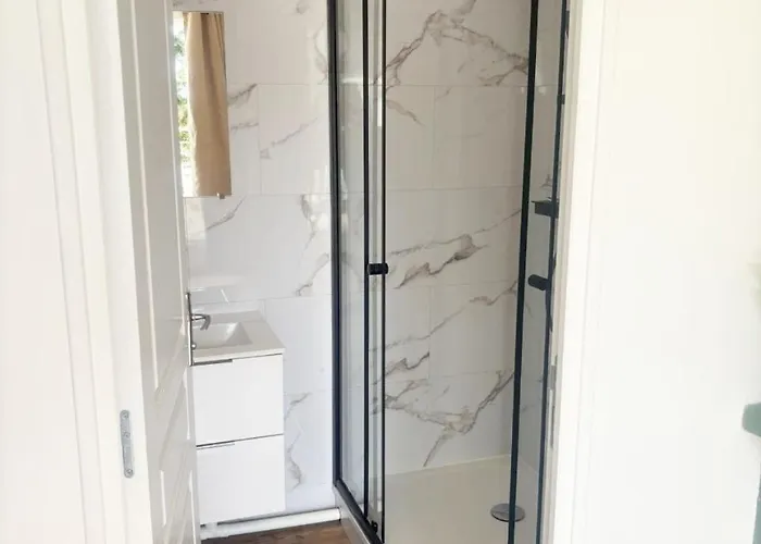 Appartement 35 m2 charmant plus 30 M2 de terrasse Accès jardin SPA *